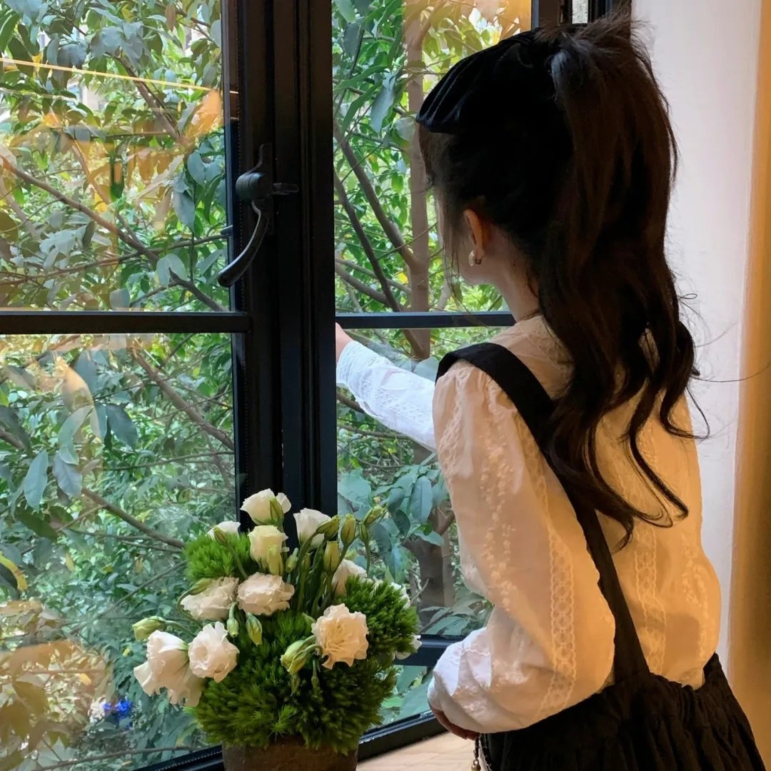 康纳·麦格雷戈：臭名昭著 封面